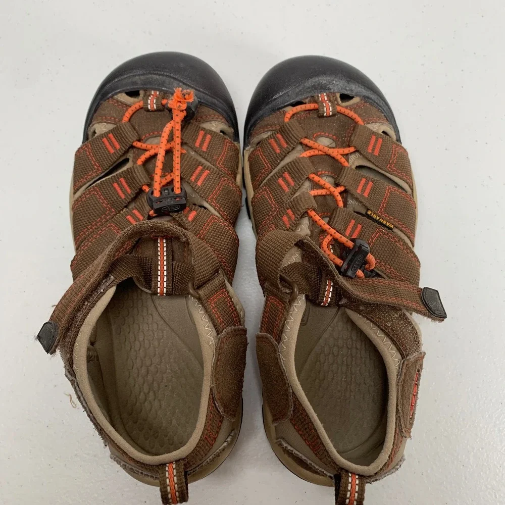 Keen Newport Youth Water/HikingOutdoor Sandals Size 3 READ